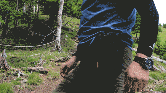 フリースタイルアウトドアポーチ 背面 ベルト装着用面ファスナー